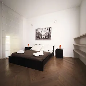 Turati 3 Apartamento